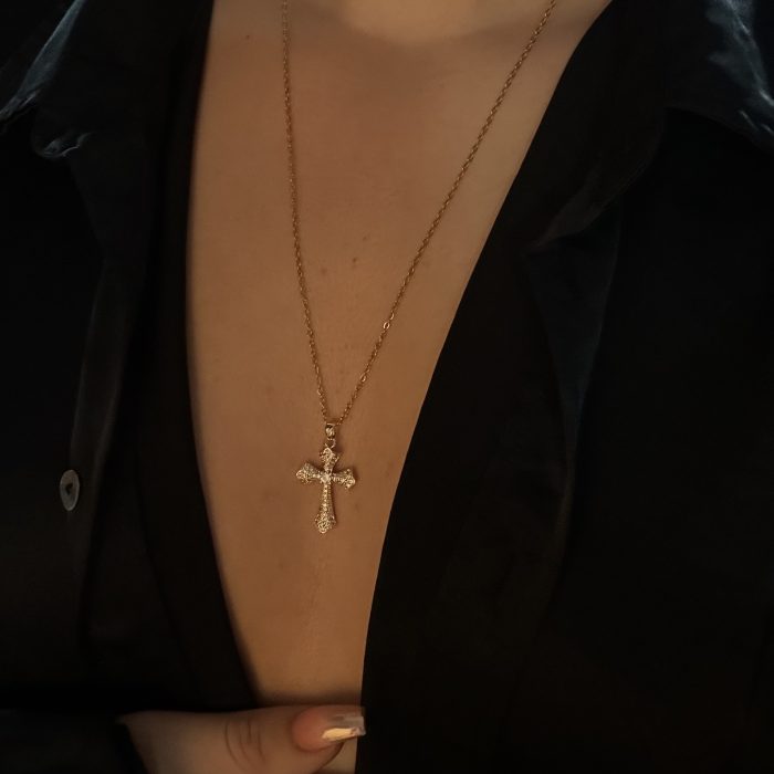 ALBEI CROSS NECKLACE