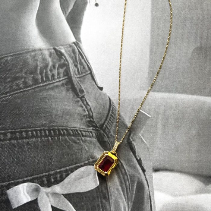 ELONORE NECKLACE