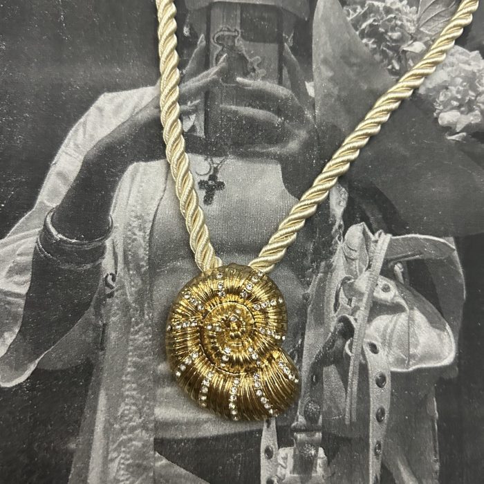 VITHOS NECKLACE