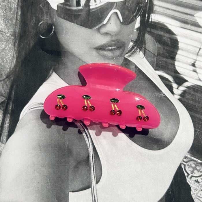 CHERRY HAIR CLAW