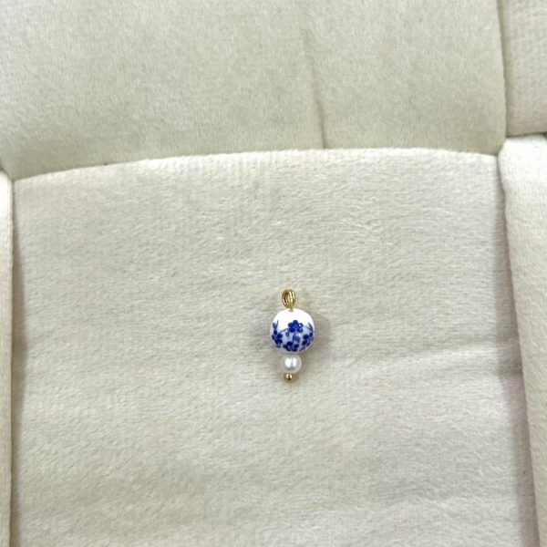 CUTE FLOWER CHARM