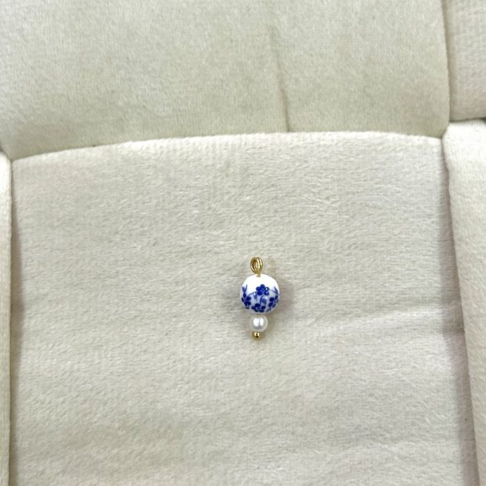 CUTE FLOWER CHARM