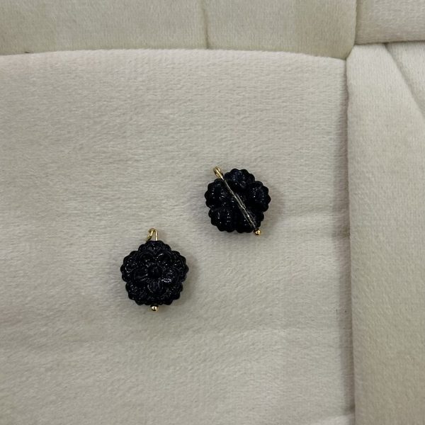 BLACK FLOWER CHARM
