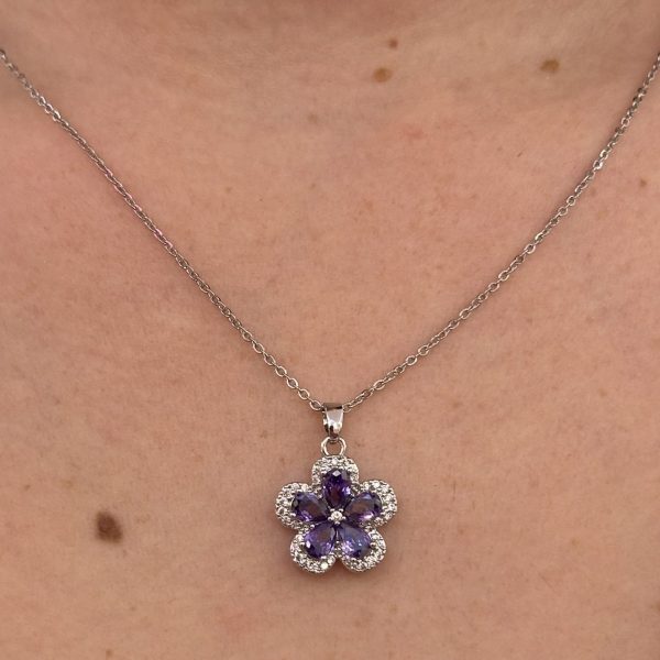 LILA FLOWER NECKLACE - Image 2