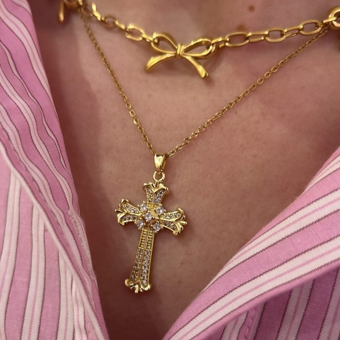 ANEMONY CROSS NECKLACE