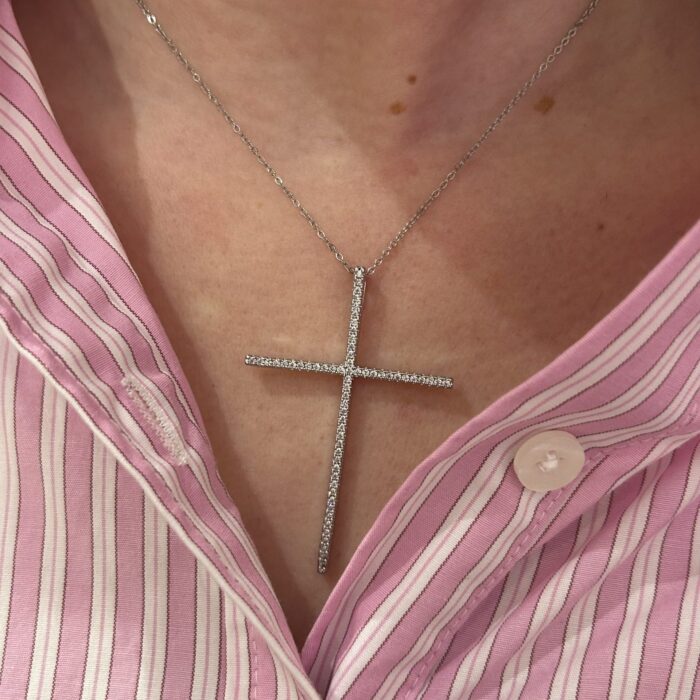 GEVE CROSS NECKLACE