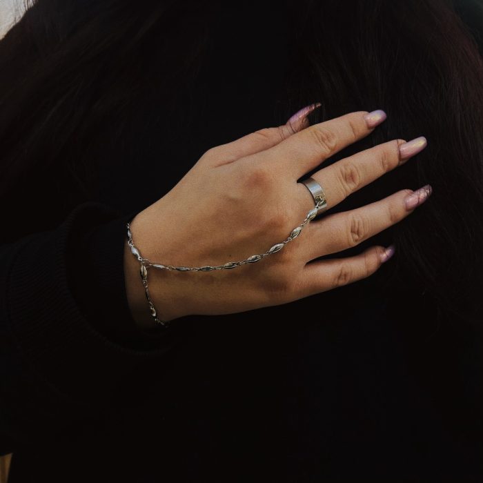 BANOUT HAND BRACELET