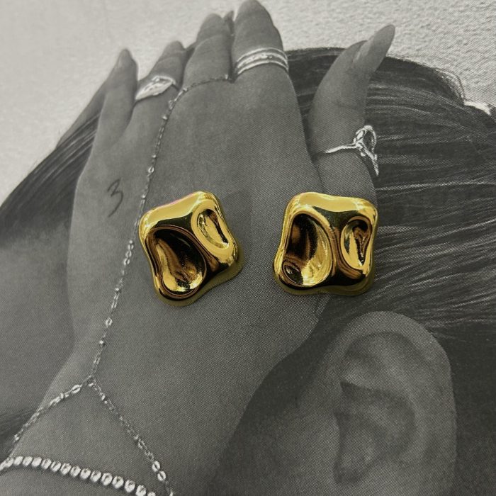 EZY EARRINGS