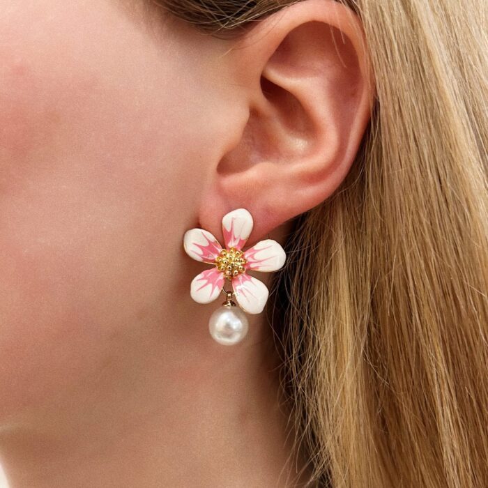 KITY PEARL FLOWER EARRINGS