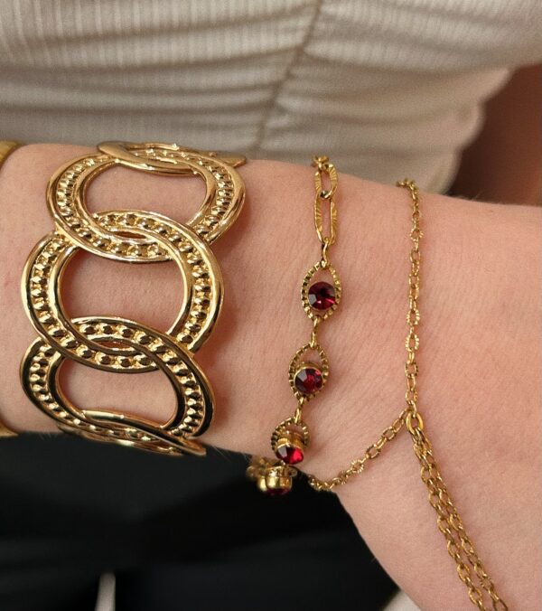RED QUEEN BRACELET - Image 2