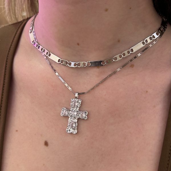 PRINCESSA EVERYDAY CROSS NECKLACE - Image 5