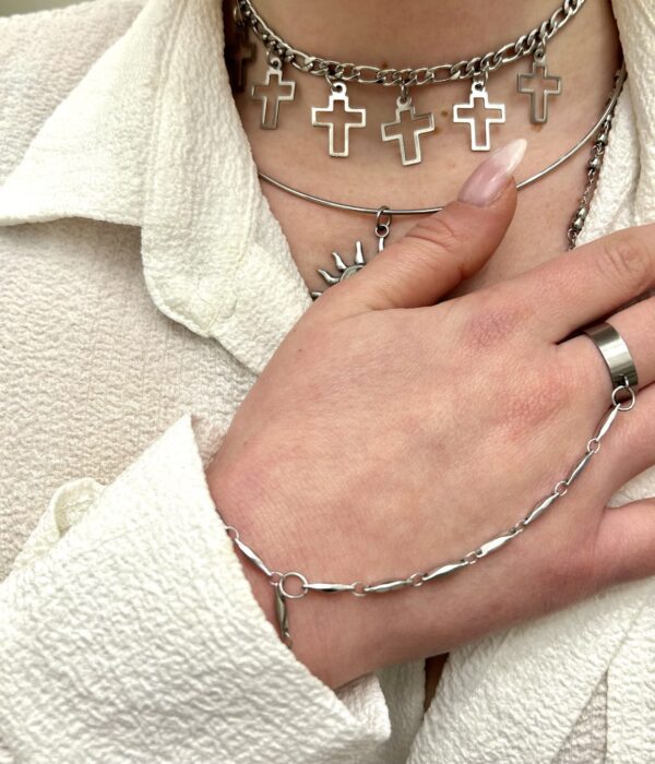 IZIN HAND BRACELET - Image 3