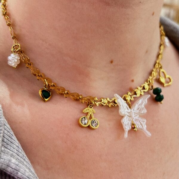 VERAN PEARL CHARM NECKLACE - Image 3