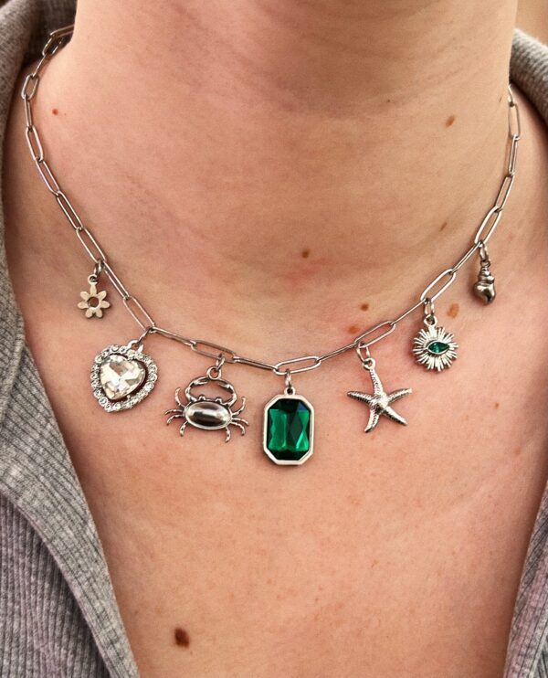 SILVER GREEN CHARM NECKLACE - Image 2