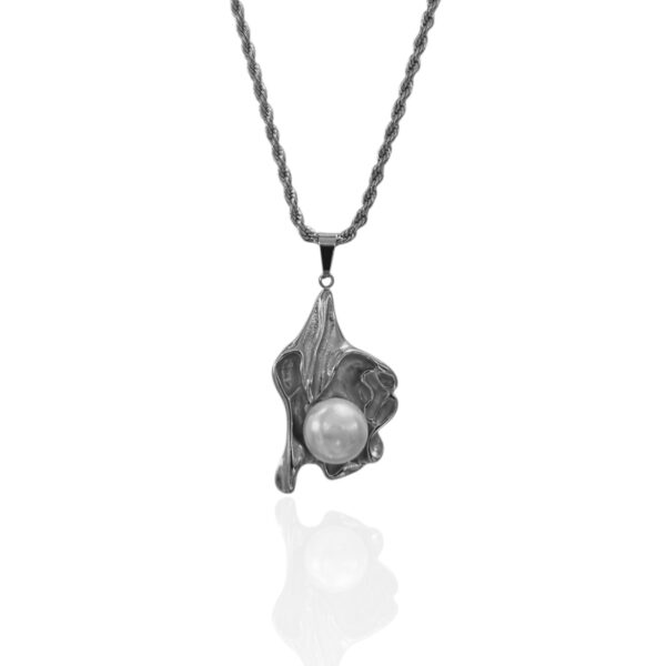 PONE NECKLACE