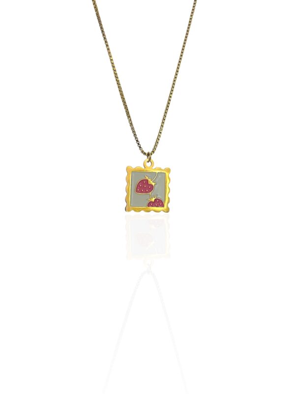 VINTAGE STRAWBERRY NECKLACE