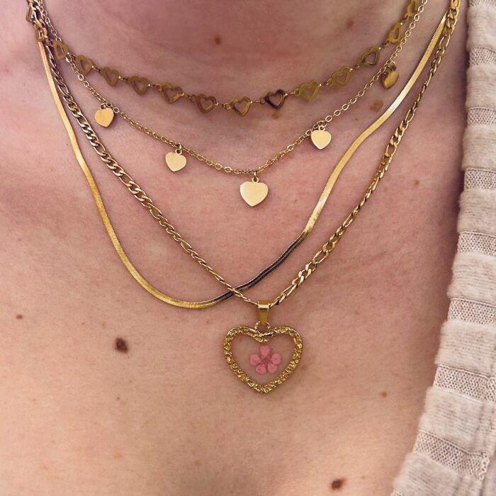 AMULET DAISY NECKLACE