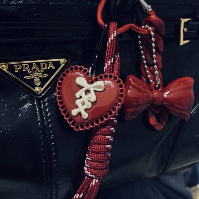 RED BOW BAG CHARM ΜΠΡΕΛΟΚ