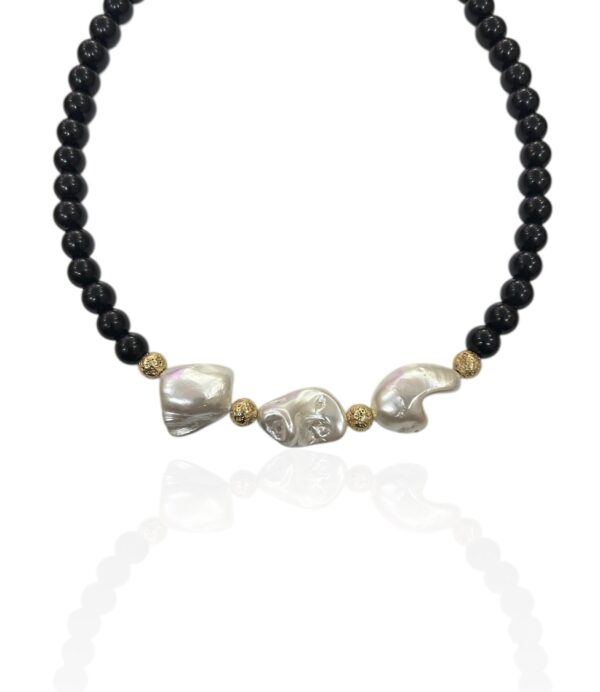 BLACK QUEEN NECKLACE
