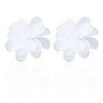 DAISY WHITE EARRINGS