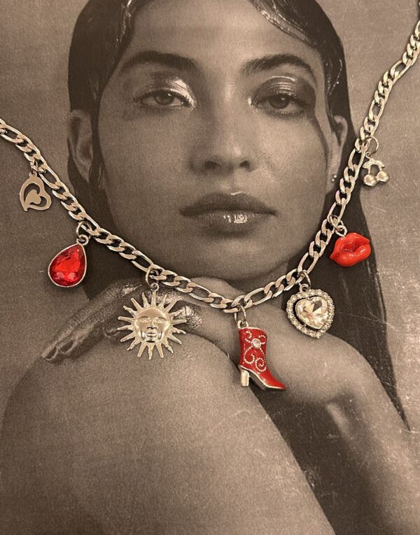 RED FLAG CHARM NECKLACE - Image 2