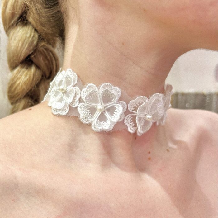 AFRODYT WHITE CHOKER