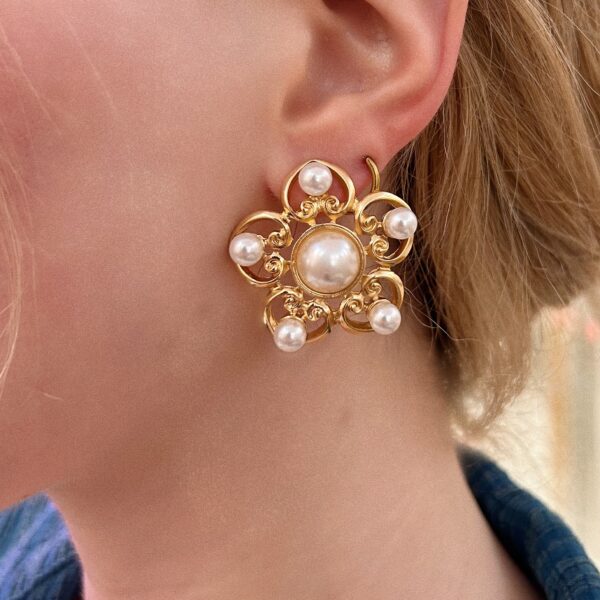PEARL VINTAGE FLOWER EARRINGS - Image 2