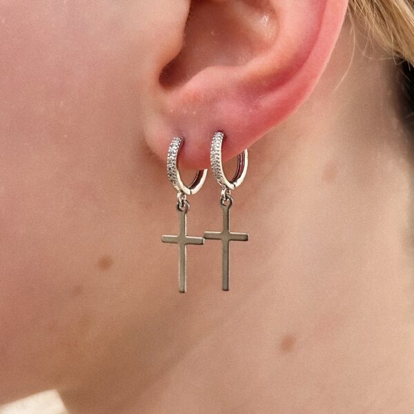 BASIC SPARKLE CROSS EARRINGS