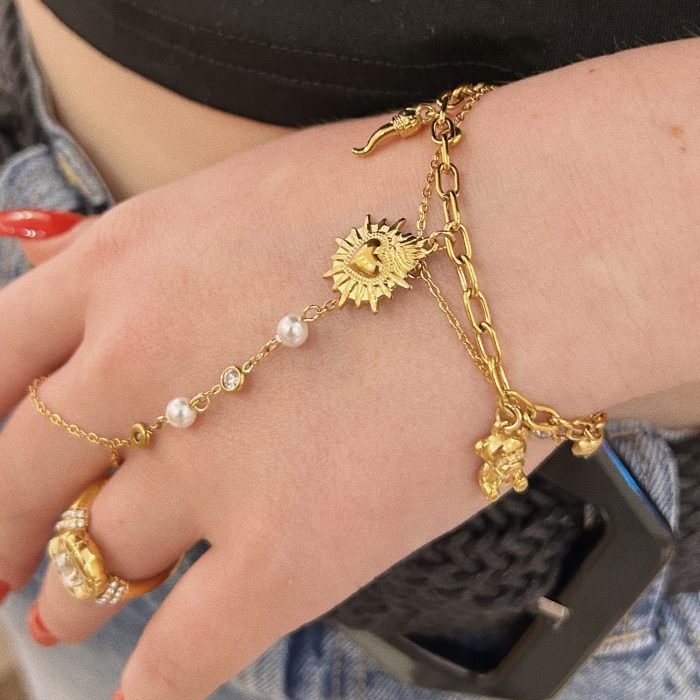 CLARITA CHARM BRACELET