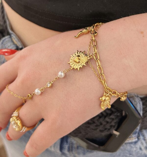 CLARITA CHARM BRACELET - Image 2