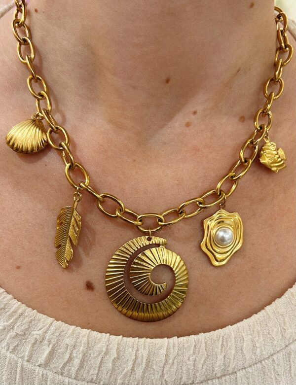 ALMYNH CHARM NECKLACE - Image 2