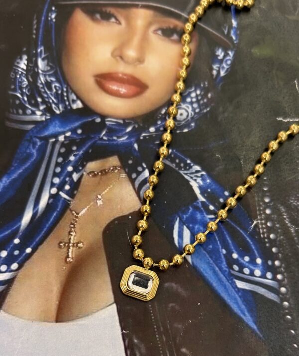 CRYSTAL PATRIS NECKLACE - Image 4