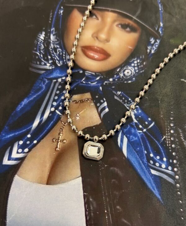 CRYSTAL PATRIS NECKLACE - Image 5