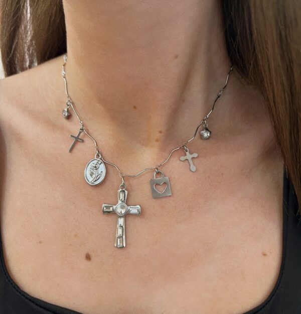 AMMELYN CROSS CHARM NECKLACE - Image 2