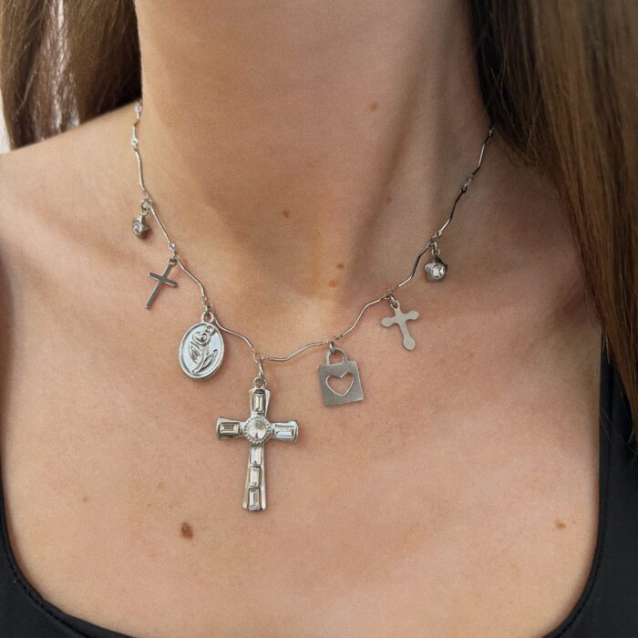 AMMELYN CROSS CHARM NECKLACE