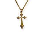 LILLA CROSS NECKLACE