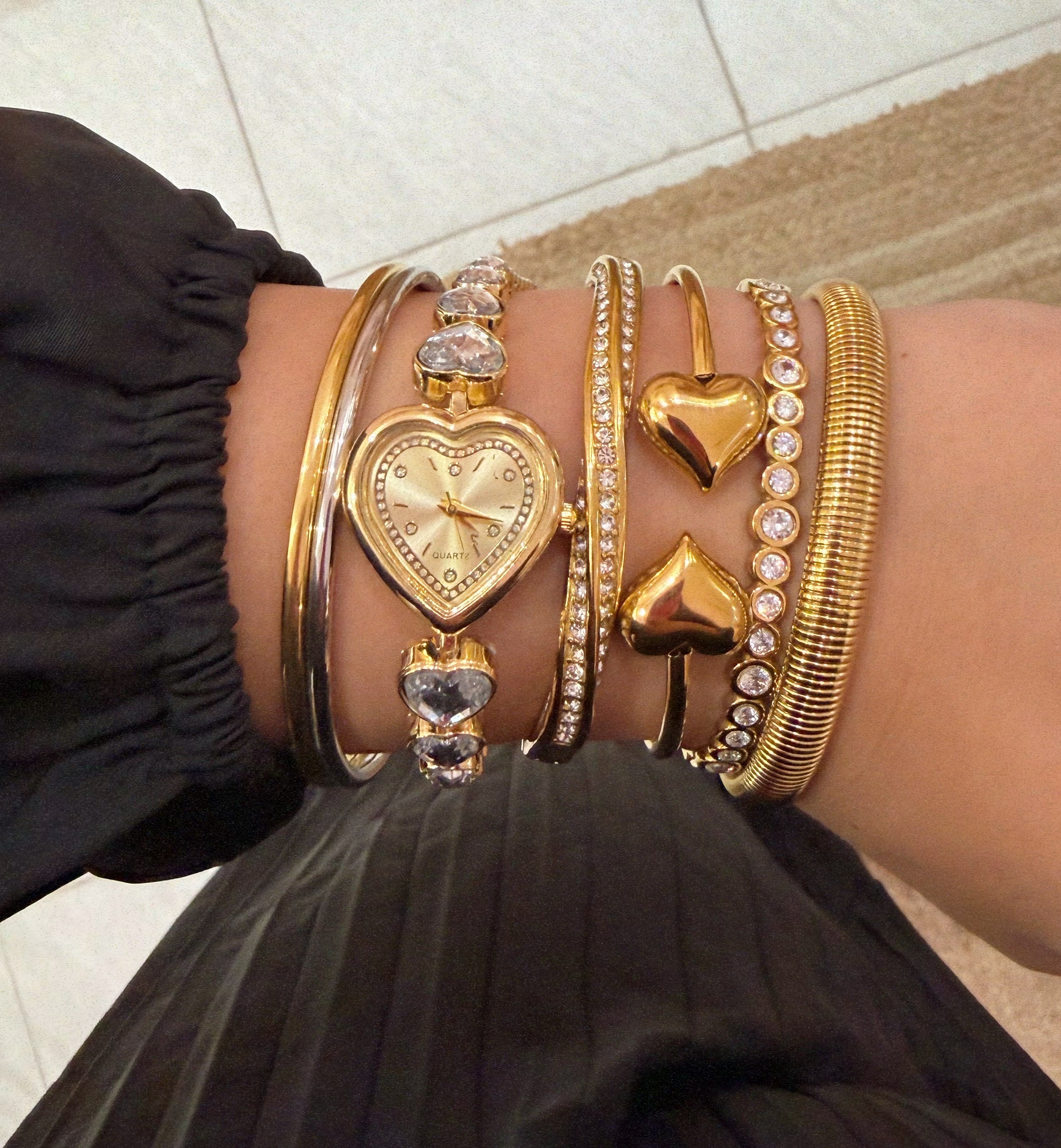 FullSizeRender_VSCO GIRLY GOLD HEARTS WATCH - Image 1