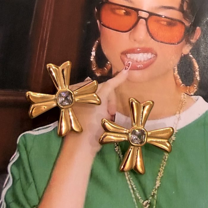 BOLLDYN CROSS EARRINGS