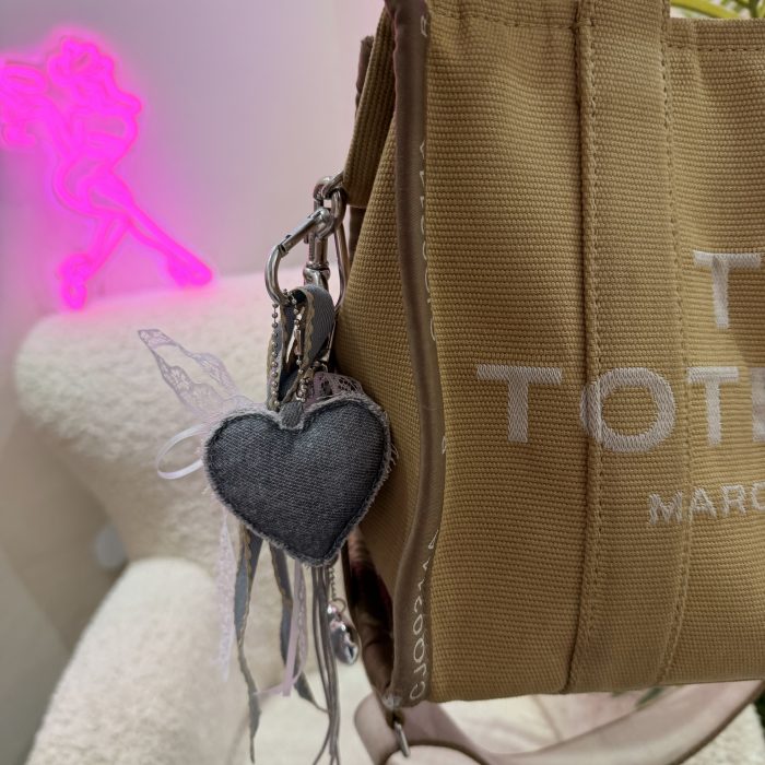 DENIM HEART BAG CHARM ΜΠΡΕΛΟΚ