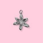 SILERY FLOWER CHARM 2,8CM